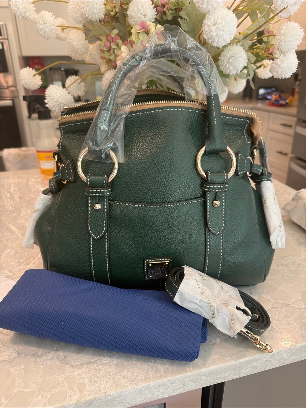 Dooney and Bourke Sorrento satchel 30 with pocket in Ivy - Picture 6 of 6